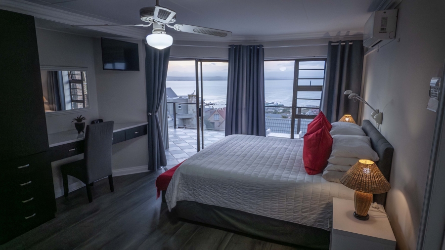 4 Bedroom Property for Sale in Linkside Western Cape